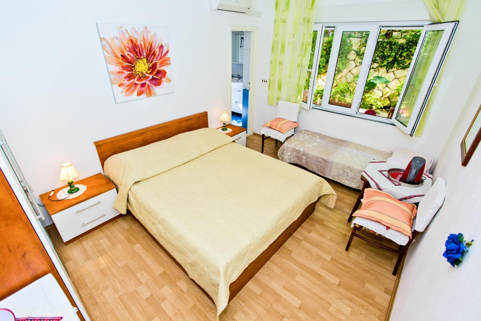 Rooms Barbaric Hvar Town Exterior photo