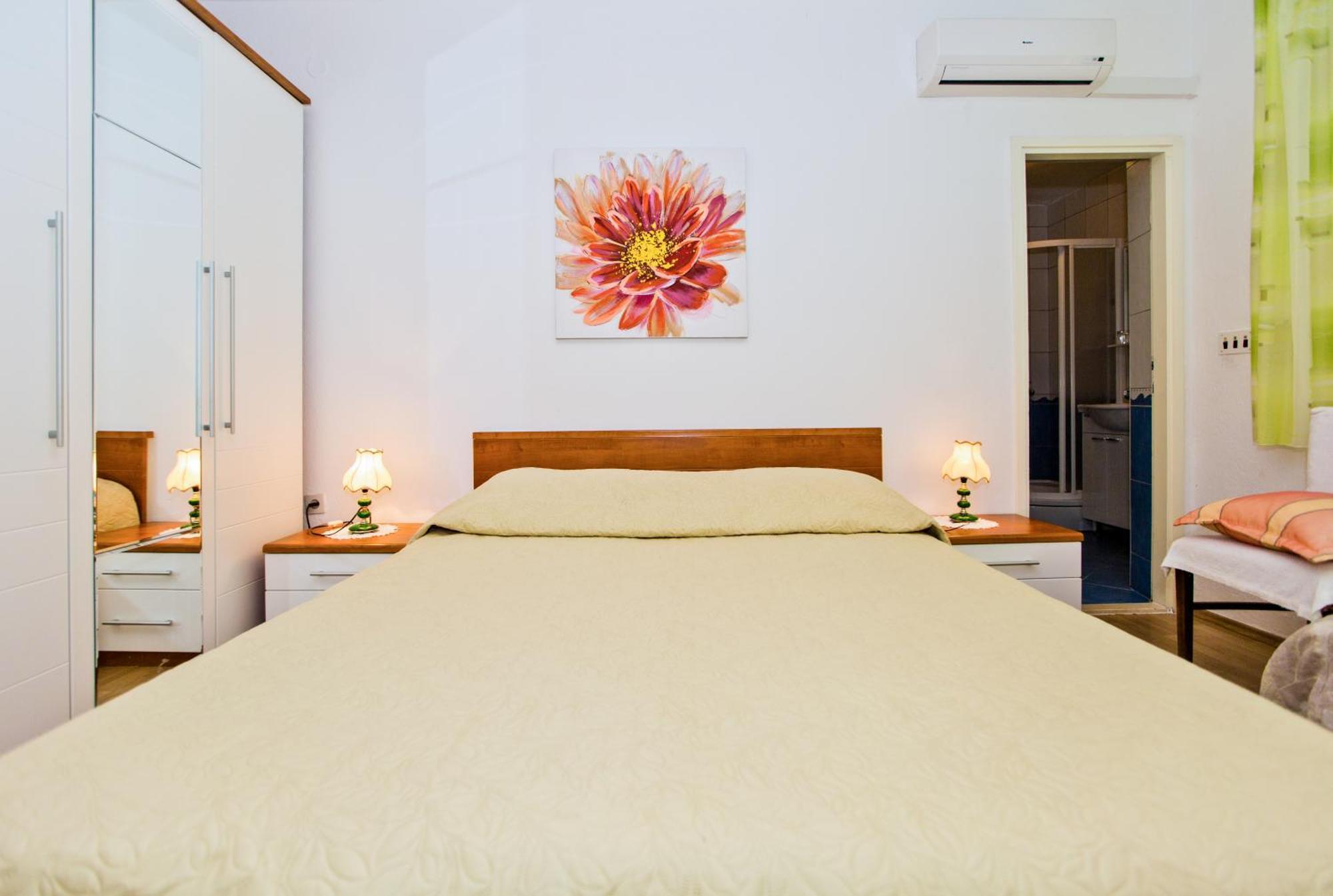 Rooms Barbaric Hvar Town Exterior photo